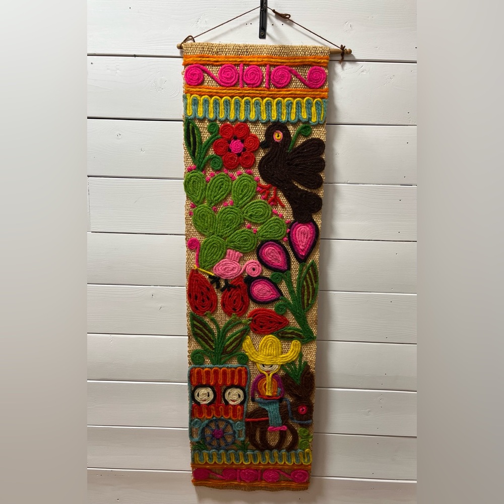 Vintage Mexican Folk Art Yarn Wall Hanging Multicolor Boho Textile Decor - Picture 4 of 6